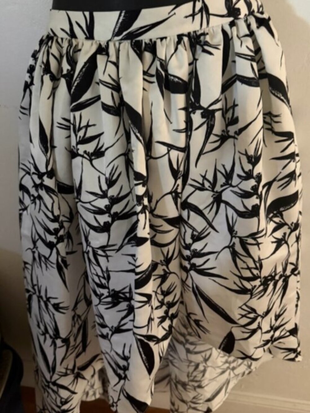 Alice + Olivia Bamboo Print Black White THEREALREAL TAGGED WAIST 27" SKIRT